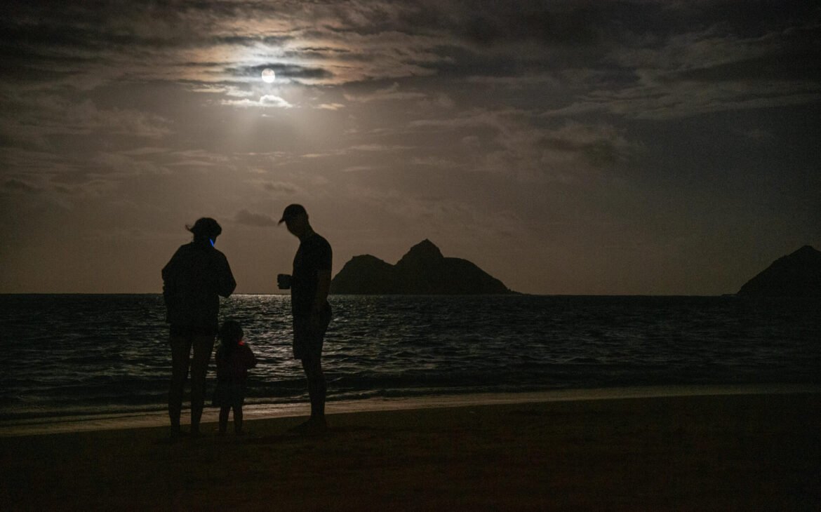 family at lanikai beach