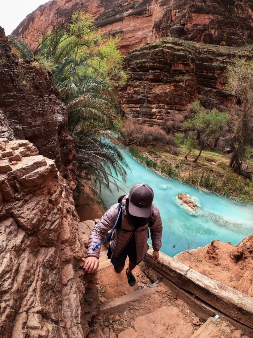 Havasupai Falls Hike with turquoise water